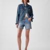 5″ Girlfriend-Jeansshorts mit mittlerer Leibhöhe 5″ Girlfriend-Jeansshorts mit mittlerer Leibhöhe