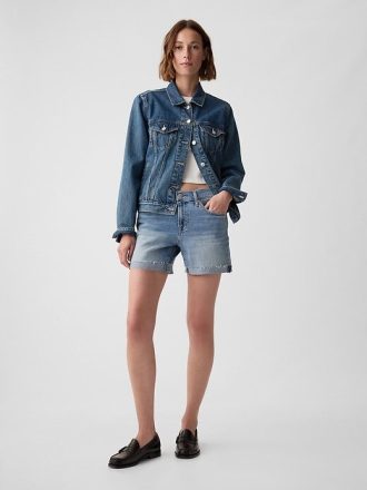 5″ Girlfriend-Jeansshorts mit mittlerer Leibhöhe