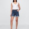 5″ Girlfriend-Jeansshorts mit mittlerer Leibhöhe 5″ Girlfriend-Jeansshorts mit mittlerer Leibhöhe