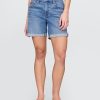 5″ Girlfriend-Jeansshorts mit mittlerer Leibhöhe 5″ Girlfriend-Jeansshorts mit mittlerer Leibhöhe