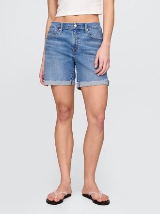 5″ Girlfriend-Jeansshorts mit mittlerer Leibhöhe