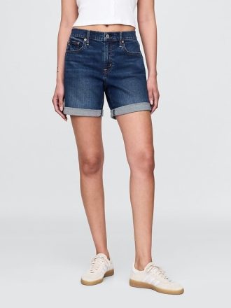 5″ Girlfriend-Jeansshorts mit mittlerer Leibhöhe