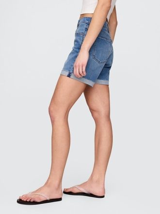 5″ Girlfriend-Jeansshorts mit mittlerer Leibhöhe