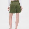 6″ mittelhohe Shorts aus Twill mit Bundfalten 6″ mittelhohe Shorts aus Twill mit Bundfalten