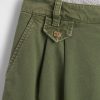 6″ mittelhohe Shorts aus Twill mit Bundfalten 6″ mittelhohe Shorts aus Twill mit Bundfalten