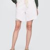 8″ mittelhohe, lockere Denim-Bermudashorts im 90er-Stil 8″ mittelhohe, lockere Denim-Bermudashorts im 90er-Stil