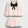 Baby-Skort-Set mit Pullover und Schleife Baby-Skort-Set mit Pullover und Schleife