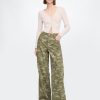 Baggy-Jeans mit mittelhohem Bund und Camouflage-Muster Baggy-Jeans mit mittelhohem Bund und Camouflage-Muster
