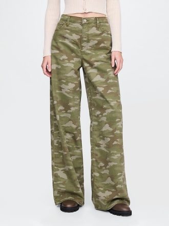 Baggy-Jeans mit mittelhohem Bund und Camouflage-Muster