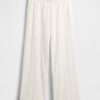 Bequeme Hose mit mittelhohem Bund und weitem Bein