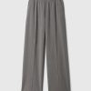 Bequeme Hose mit weitem Bein und Nähten