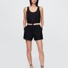 Bequeme Shorts mit hohem Bund und Ösen Bequeme Shorts mit hohem Bund und Ösen
