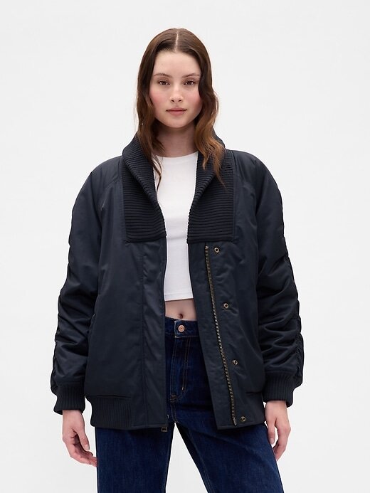 Übergroße Bomberjacke mit Strickbesatz Übergroße Bomberjacke mit Strickbesatz