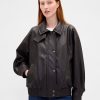 Übergroße Jacke aus veganem Leder Übergroße Jacke aus veganem Leder