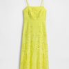 Besticktes Maxikleid aus Leinenmischung Besticktes Maxikleid aus Leinenmischung