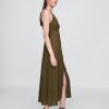 Besticktes Neckholder-Maxikleid aus Leinenmischung Besticktes Neckholder-Maxikleid aus Leinenmischung