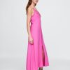 Besticktes Neckholder-Maxikleid aus Leinenmischung Besticktes Neckholder-Maxikleid aus Leinenmischung