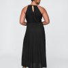 Besticktes Neckholder-Maxikleid aus Leinenmischung Besticktes Neckholder-Maxikleid aus Leinenmischung