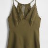 Besticktes Neckholder-Top aus Leinenmischung Besticktes Neckholder-Top aus Leinenmischung