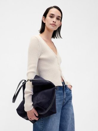 Beuteltasche aus veganem Wildleder Beuteltasche aus veganem Wildleder