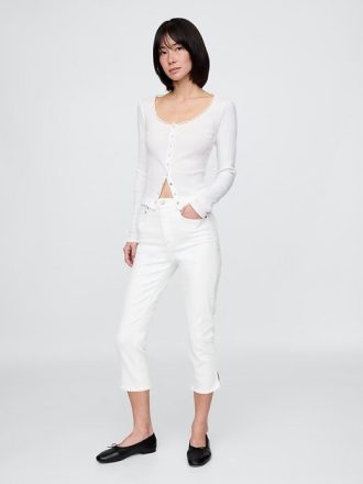 Caprijeans mit hohem Bund