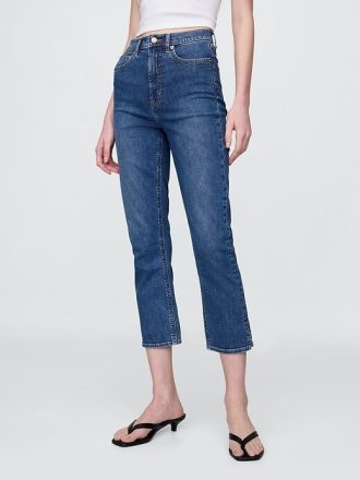 Caprijeans mit hohem Bund