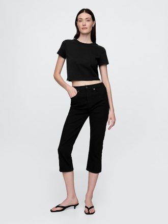 Caprijeans mit hohem Bund und verkürzter Länge