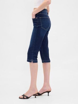 Caprijeans mit hohem Bund und verkürzter Länge