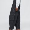 Cargohose mit mittelhohem Bund Cargohose mit mittelhohem Bund