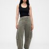 Cargohose mit mittelhohem Bund Cargohose mit mittelhohem Bund