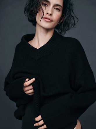 CashSoft – Kurzer Pullover mit hohem V-Ausschnitt