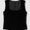 Crop-Top mit eckigem Ausschnitt aus recyceltem Samt Crop-Top mit eckigem Ausschnitt aus recyceltem Samt