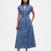 Denim-Midi-Hemdkleid mit Rollkragen Denim-Midi-Hemdkleid mit Rollkragen