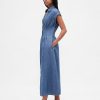 Denim-Midi-Hemdkleid mit Rollkragen Denim-Midi-Hemdkleid mit Rollkragen