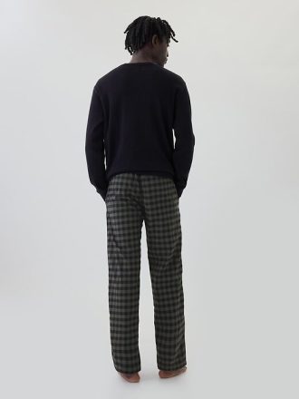 Entspannte Pyjamahose