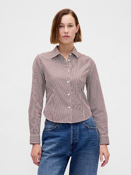 Figurbetontes Crop-Shirt aus Bio-Baumwolle Figurbetontes Crop-Shirt aus Bio-Baumwolle