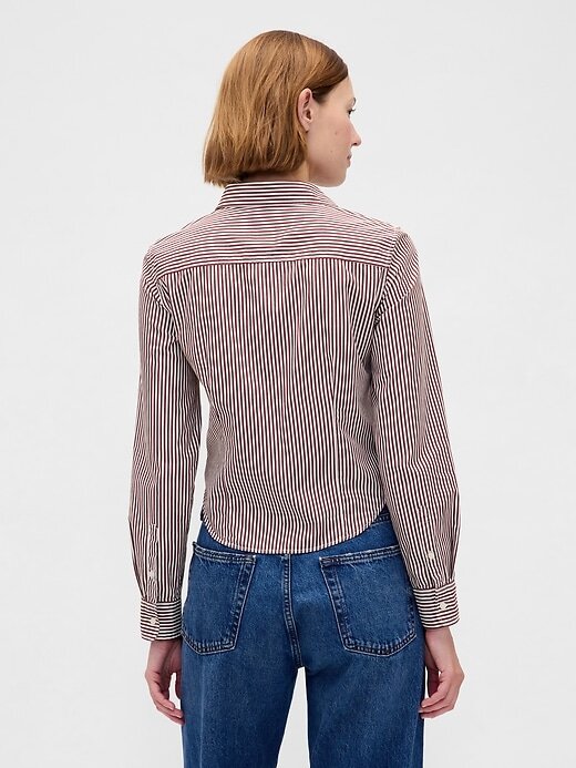 Figurbetontes Crop-Shirt aus Bio-Baumwolle Figurbetontes Crop-Shirt aus Bio-Baumwolle