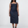 Figurbetontes Midikleid aus Denim Figurbetontes Midikleid aus Denim