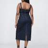 Figurbetontes Midikleid aus Denim Figurbetontes Midikleid aus Denim
