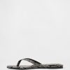 Flip-Flop-Sandalen aus veganem Leder Flip-Flop-Sandalen aus veganem Leder