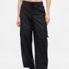 Gap × BÉIS Convertible Cargo Barrel Hose Gap × BÉIS Convertible Cargo Barrel Hose
