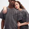Gap × BÉIS Strick-Denim-Taschen-T-Shirt für Erwachsene Gap × BÉIS Strick-Denim-Taschen-T-Shirt für Erwachsene