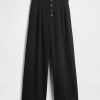 Gap × DÔEN – Hoch sitzende Bundfaltenhose Gap × DÔEN – Hoch sitzende Bundfaltenhose