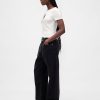 Gap × Disney – Modernes, geschrumpftes T-Shirt „The Nightmare Before Christmas“ von Tim Burton Gap × Disney – Modernes, geschrumpftes T-Shirt „The Nightmare Before Christmas“ von Tim Burton
