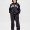 Gap × Disney Tim Burtons „The Nightmare Before Christmas“ – VintageSoft Baggy-Jogginghose für Kinder mit Totenkopfmotiv