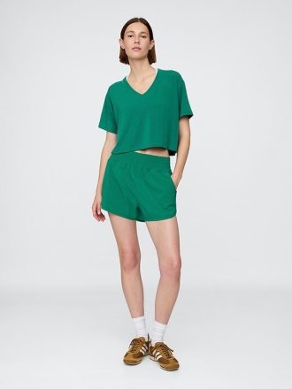 GapFit Breathe – Kurzes T-Shirt mit V-Ausschnitt