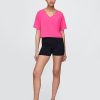 GapFit Breathe – Kurzes T-Shirt mit V-Ausschnitt GapFit Breathe – Kurzes T-Shirt mit V-Ausschnitt