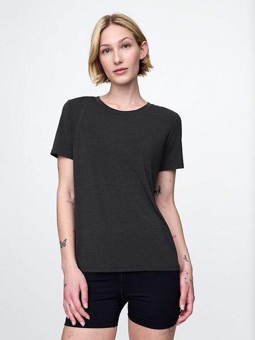 GapFit Breathe T-Shirt GapFit Breathe T-Shirt