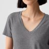 GapFit Breathe T-Shirt mit V-Ausschnitt GapFit Breathe T-Shirt mit V-Ausschnitt