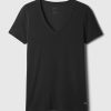 GapFit Breathe T-Shirt mit V-Ausschnitt GapFit Breathe T-Shirt mit V-Ausschnitt